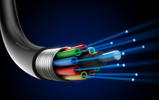 Ilustração de cabo de fibra óptica representando internet residencial com alta velocidade, estabilidade e menor interferência.